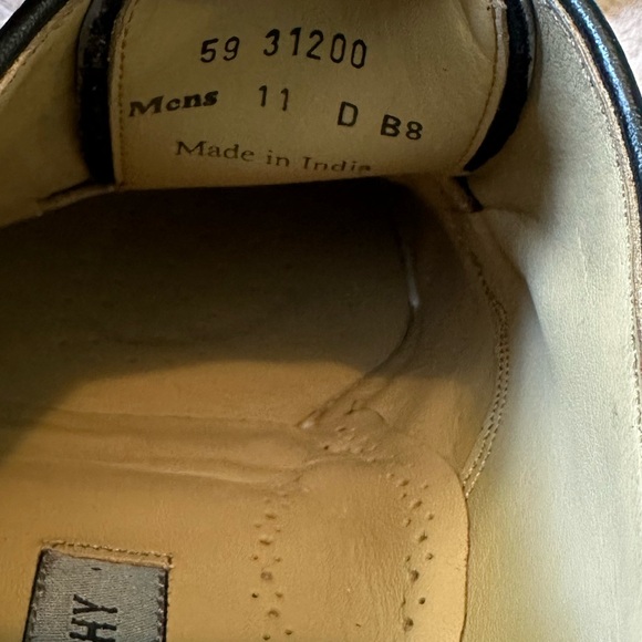 Black leather Johnston & Murphy size 11 men’s dress shoes - Picture 5 of 5